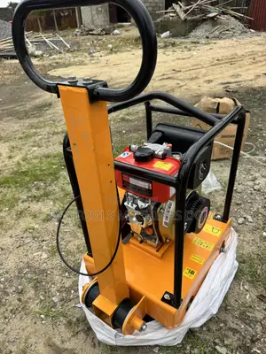DGM C-120 Diesel Plate Compactor
