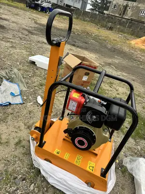 DGM C-120 Diesel Plate Compactor