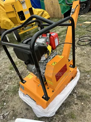 DGM C-120 Diesel Plate Compactor
