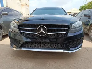 Mercedes-Benz C300 2016 Black