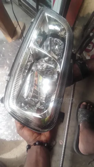 Headlamp for Toyota Avenis