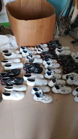 Medical Safety Shoes White : 27,000, Black 23,000 Made in Germany