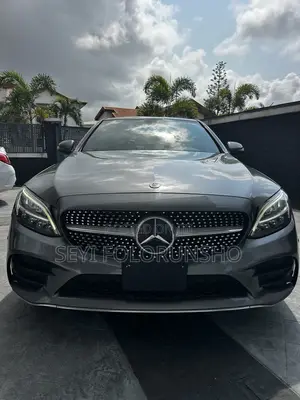Mercedes-Benz C300 2021 Gold