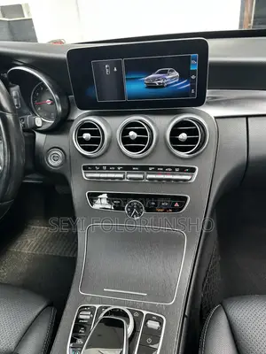 Mercedes-Benz C300 2021 Gold