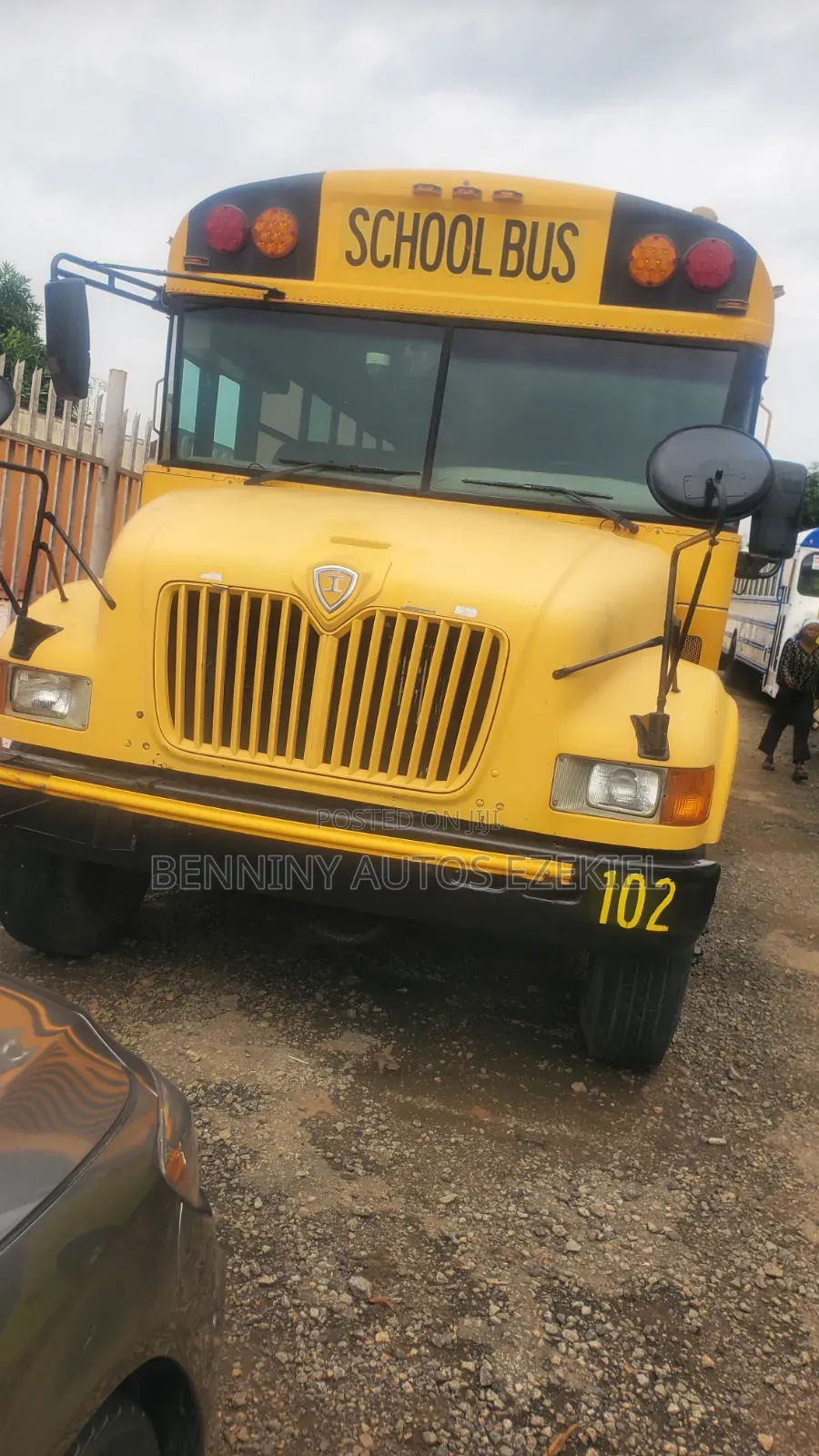 Bus 2015 Yellow