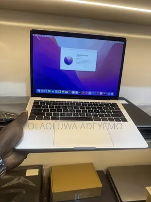 Laptop Apple MacBook Pro 2017 8GB Intel Core i5 SSD 256GB