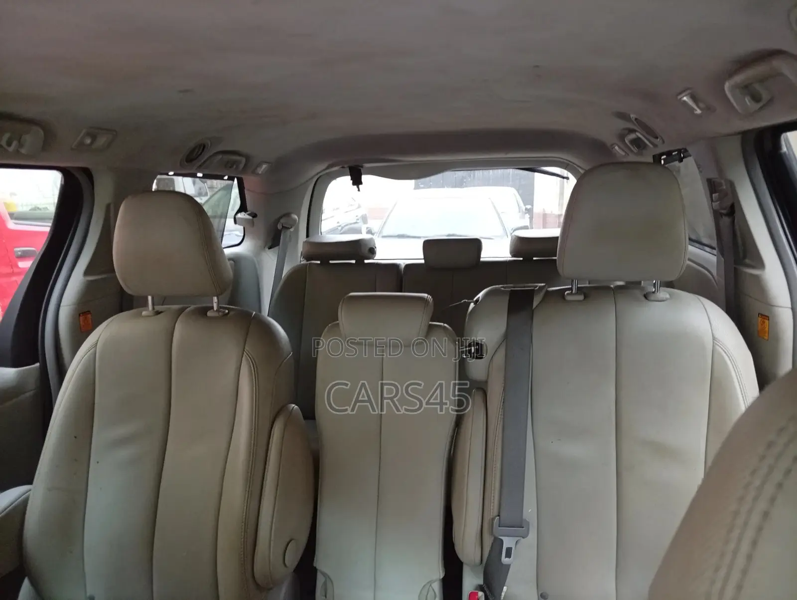 Toyota Sienna 2011 Red