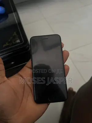 Apple iPhone 7 32 GB Black