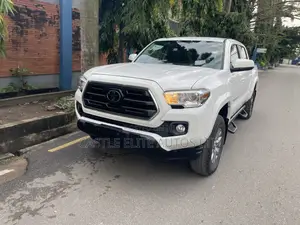 Toyota Tacoma SR5 2019 White