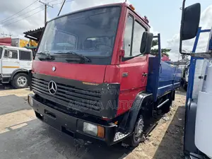 814 Mercedes Benz Truck