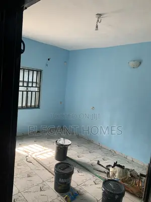 3bdrm Block of Flats in Trinity Estate, Satellite Town for rent