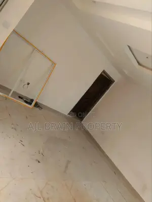 1bdrm Block of Flats in News Engineering for rent