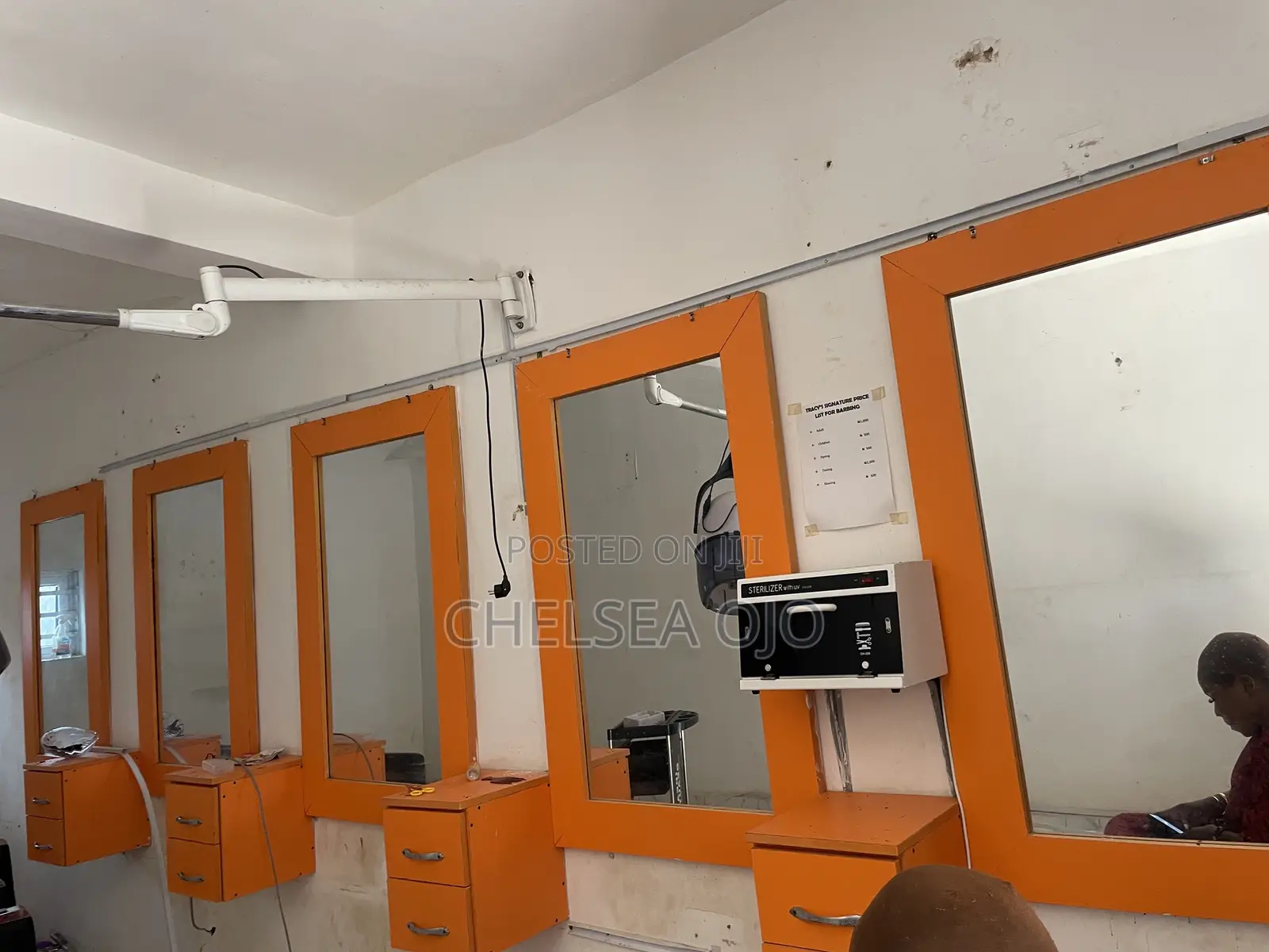Salon Mirror
