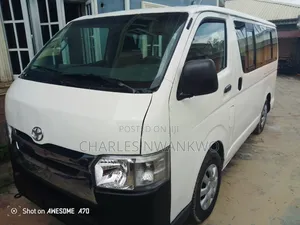Toyota HiAce 2013 White