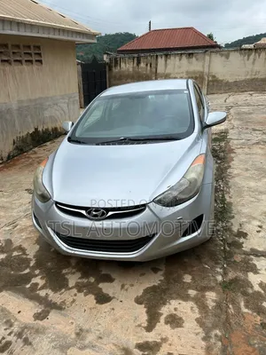 Hyundai Elantra 2012 Silver