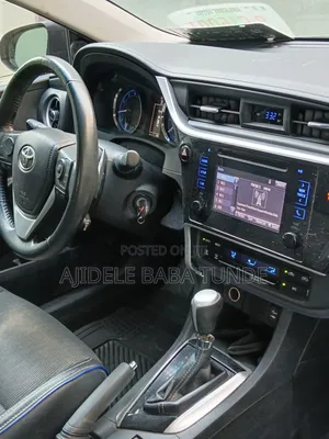Toyota Corolla 2019 Brown
