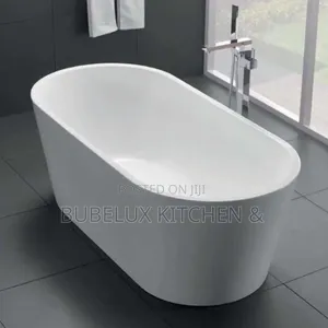 Luxury Freestanding Bathtub – Modern Acrylic Soaking Tub