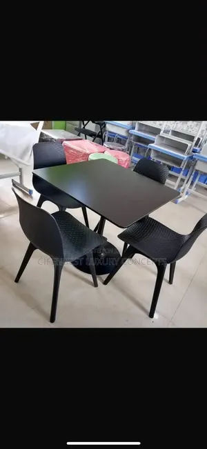 Wooden Top Squared Table and Chairs for Restaurants