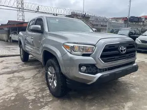 Toyota Tacoma SR5 2017 Silver