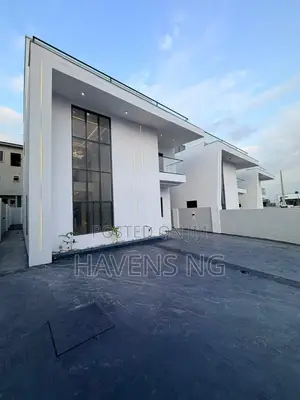 4bdrm Penthouse in Akobo for sale