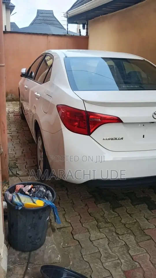 Toyota Corolla 2017 White