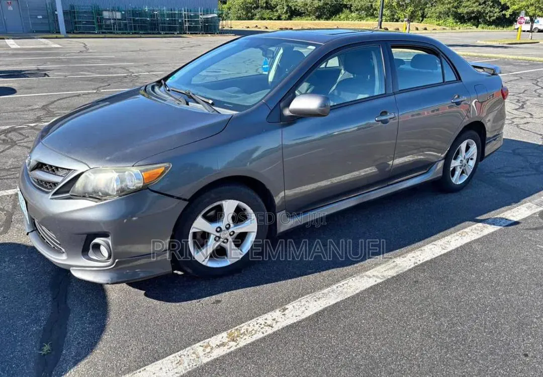 Toyota Corolla 2012 Gray