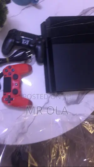 PS4 Game Console
