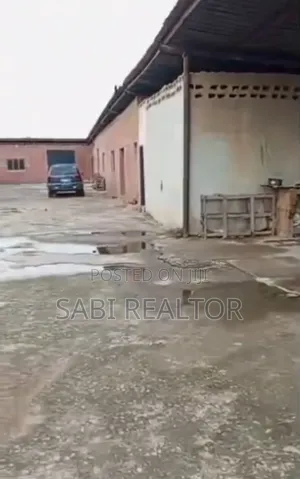 9 Plots With a 5 Bays Warehouse of a Storey Building at Iyana-Ipaja