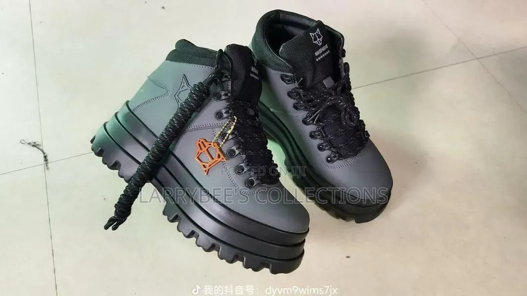 Men's Shoe