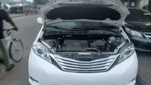 Toyota Sienna 2014 White