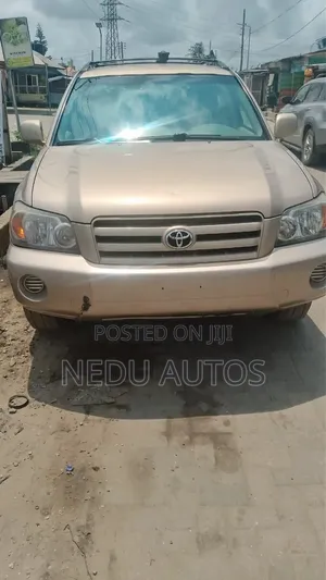 Toyota Highlander 2005 Gold
