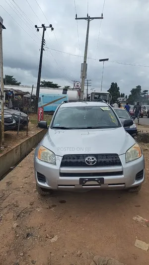 Toyota RAV4 2010 Silver