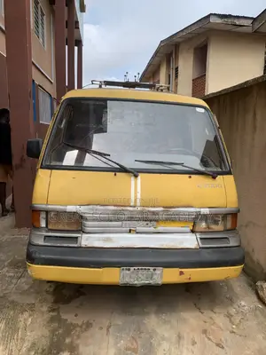 Mazda E2000 2000 Yellow