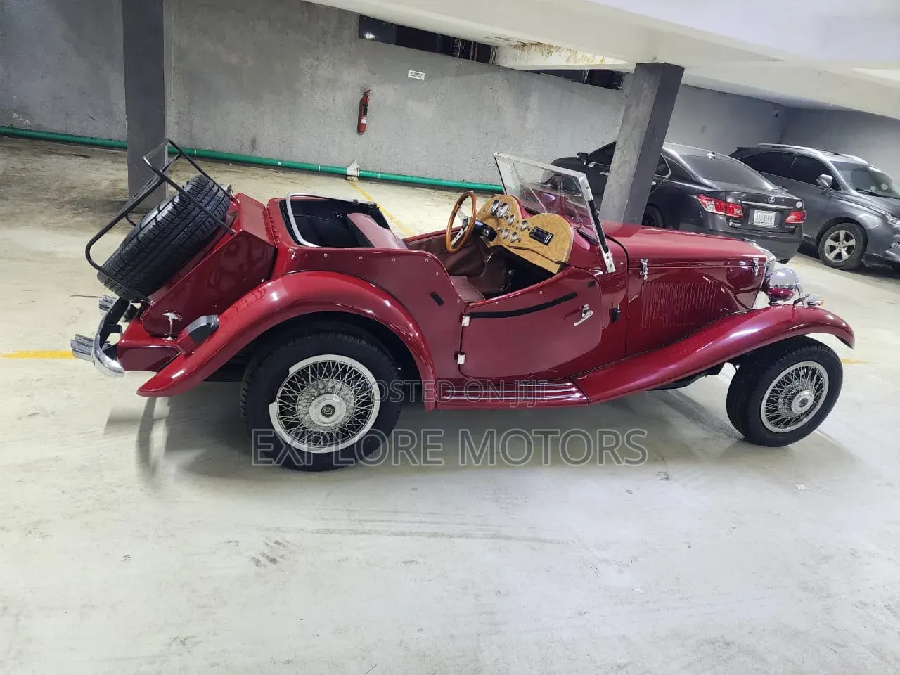 Morris Minor 1000 1994 Red