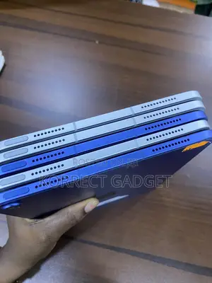 Apple iPad (2025) 128 GB Blue