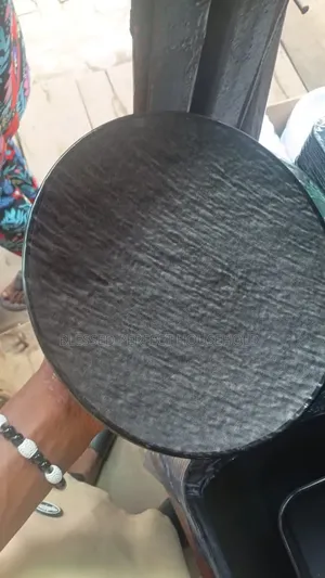 Strong Unbreakable Flat Plate