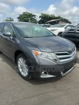 Toyota Venza LE 2010 Gray