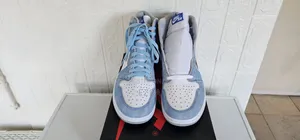 Air Jordan 1 Retro High OG Hyper Royal