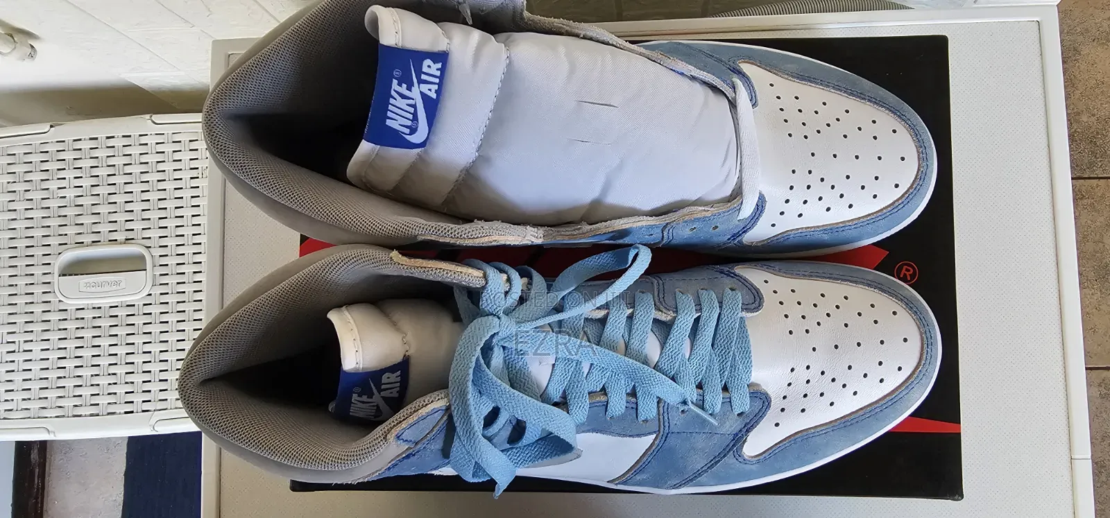Air Jordan 1 Retro High OG Hyper Royal