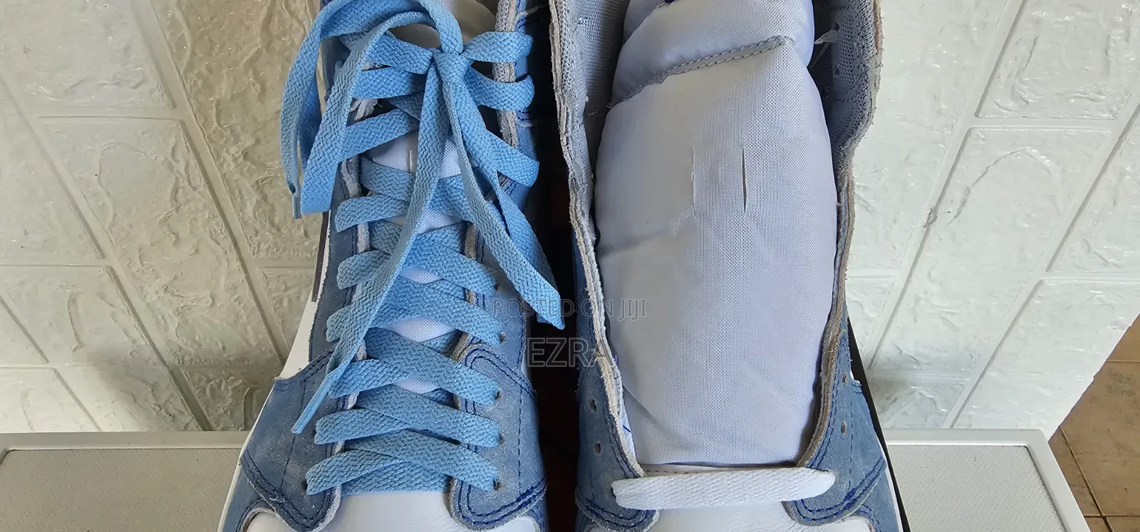 Air Jordan 1 Retro High OG Hyper Royal