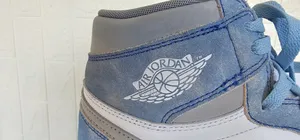 Air Jordan 1 Retro High OG Hyper Royal