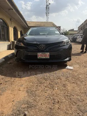 Toyota Camry LE FWD 2020 Black