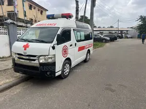 Toyota HiAce 2018 White