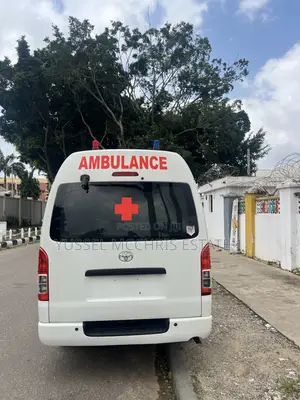 Toyota HiAce 2018 White