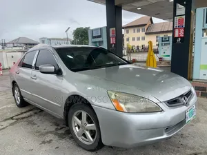 Honda Accord 2005 Silver
