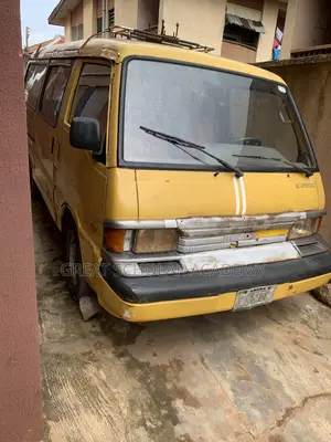 Mazda E2000 2000 Yellow
