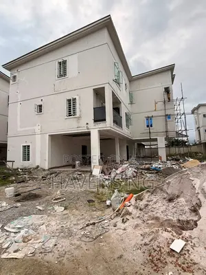 5bdrm Duplex in Old GRA for sale