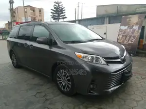 Toyota Sienna 2018 Gray