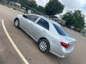 Toyota Corolla 2010 Silver