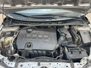 Toyota Corolla 2010 Silver